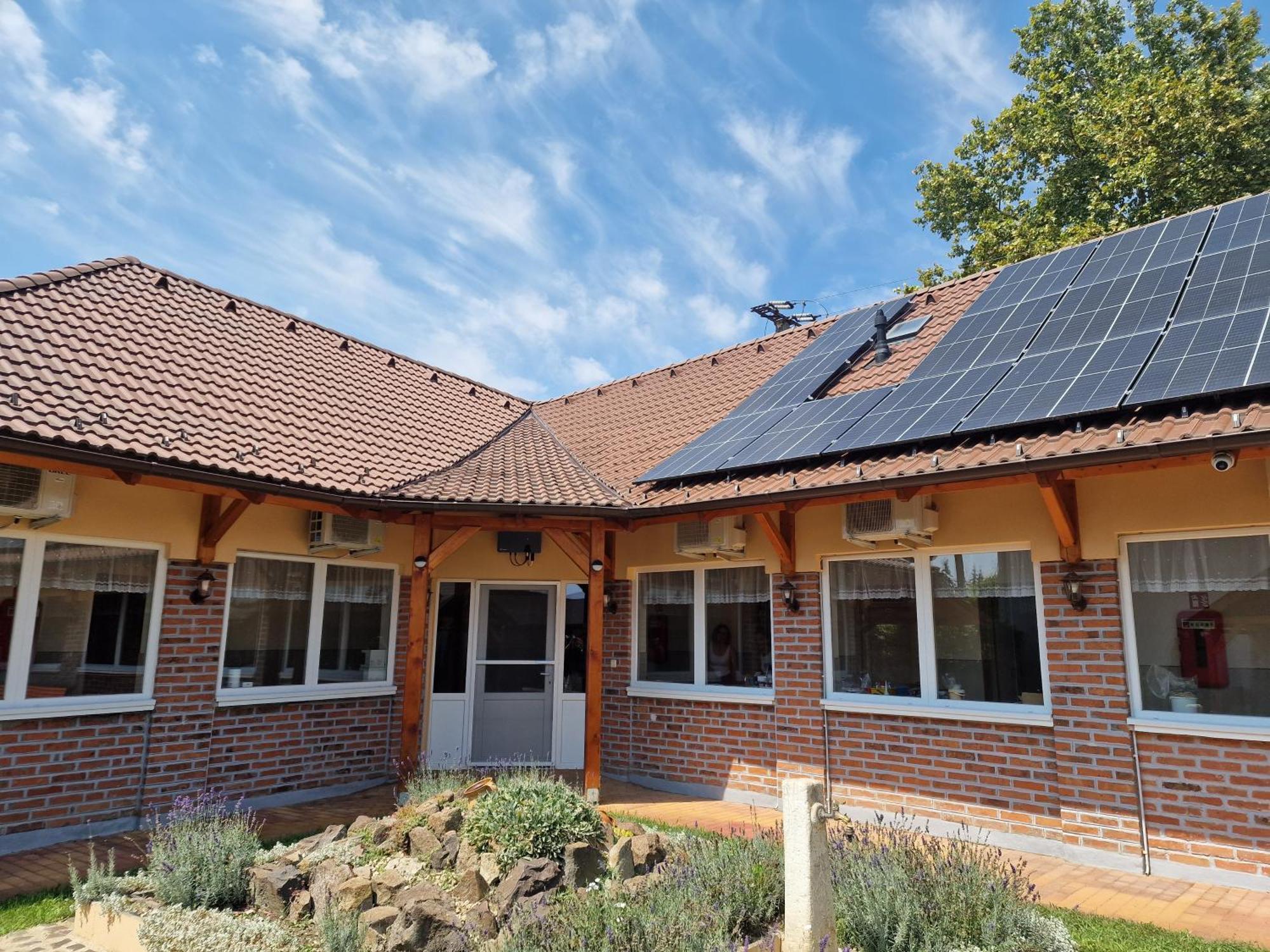 Holiday Apartmanhaz Gyula Zewnętrze zdjęcie