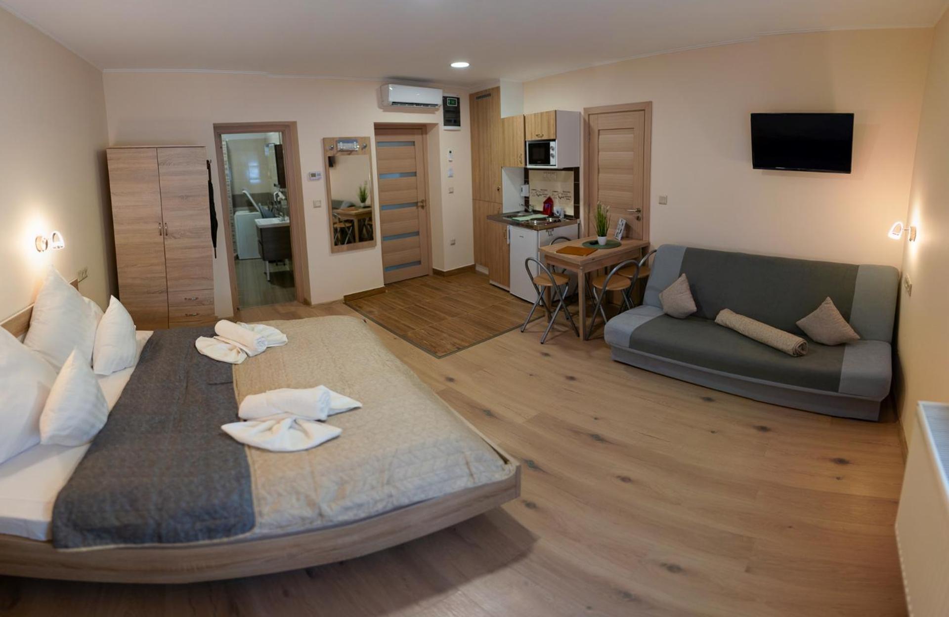 Holiday Apartmanhaz Gyula Zewnętrze zdjęcie