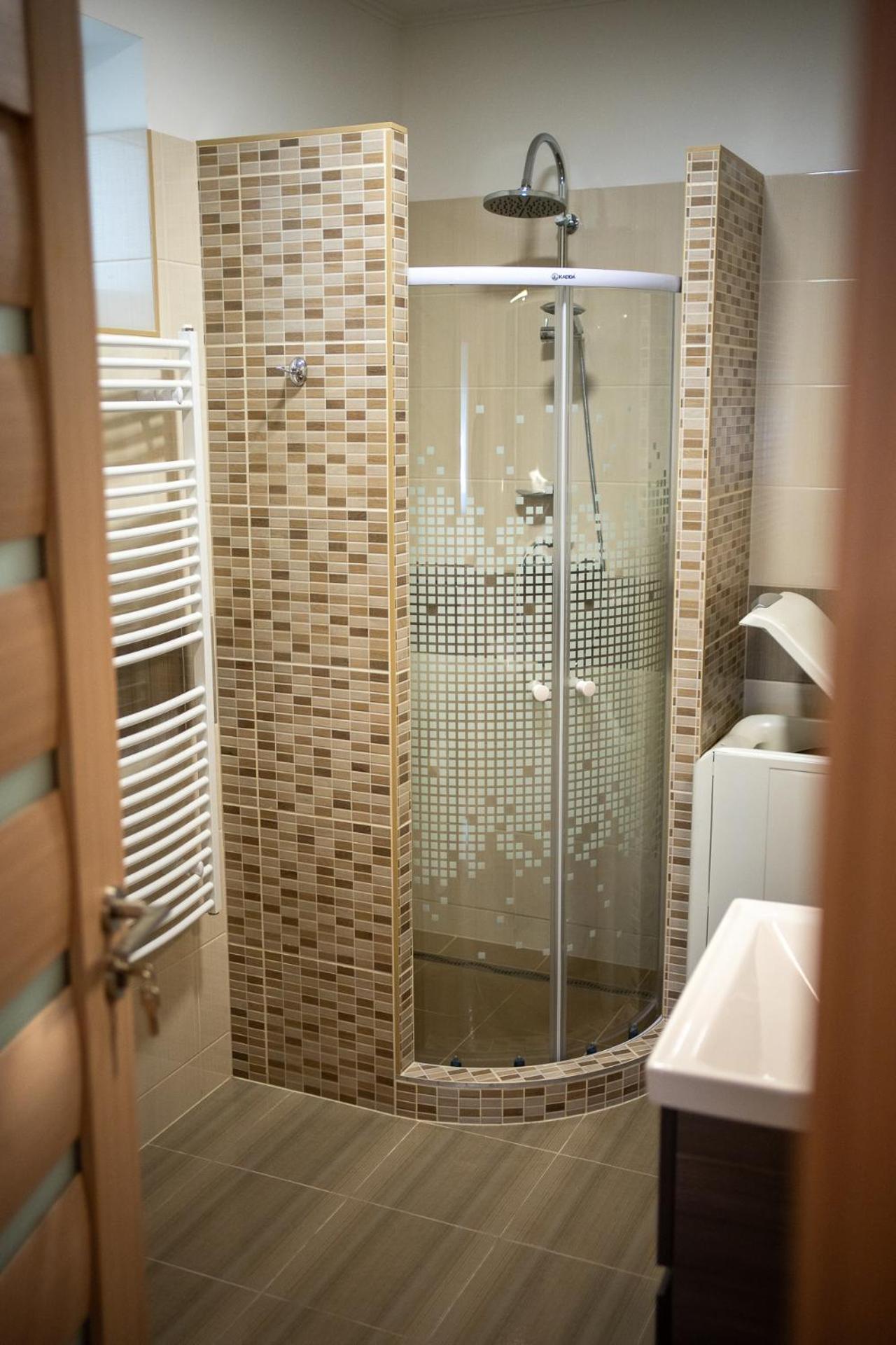Holiday Apartmanhaz Gyula Zewnętrze zdjęcie