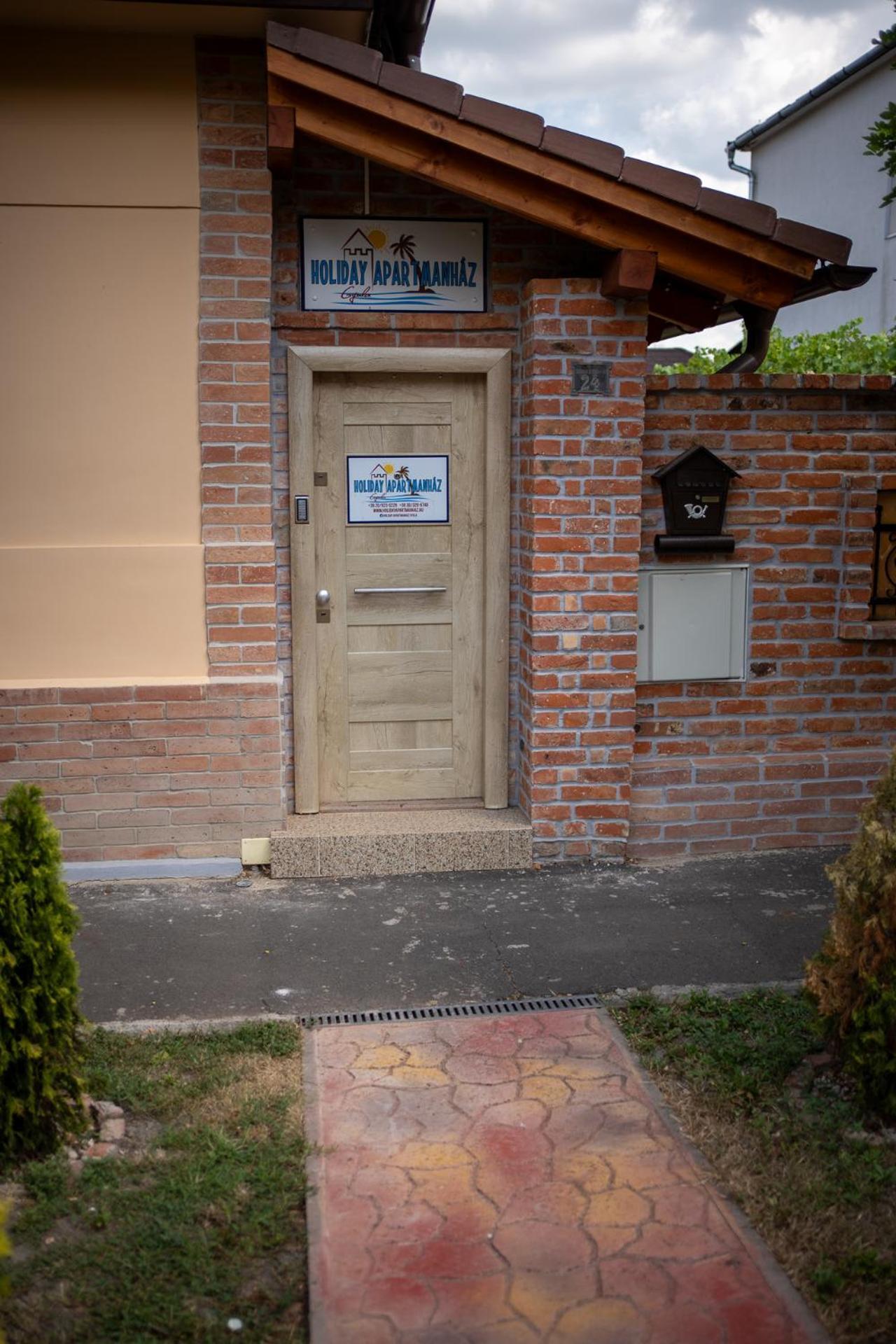 Holiday Apartmanhaz Gyula Zewnętrze zdjęcie